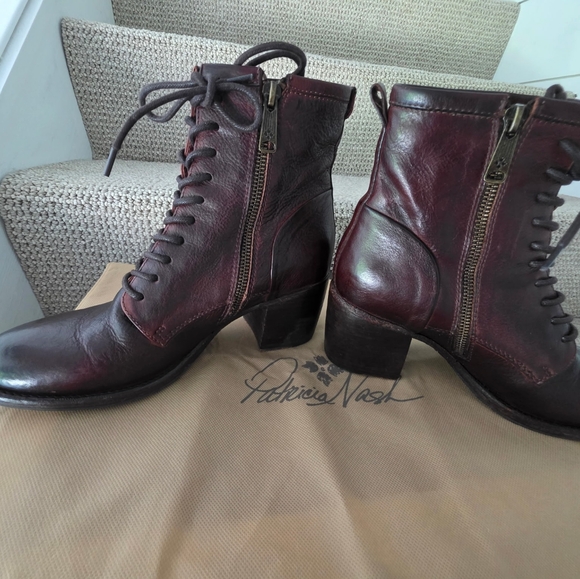 Patricia Nash Brown Lace Up Boots - Picture 14 of 16